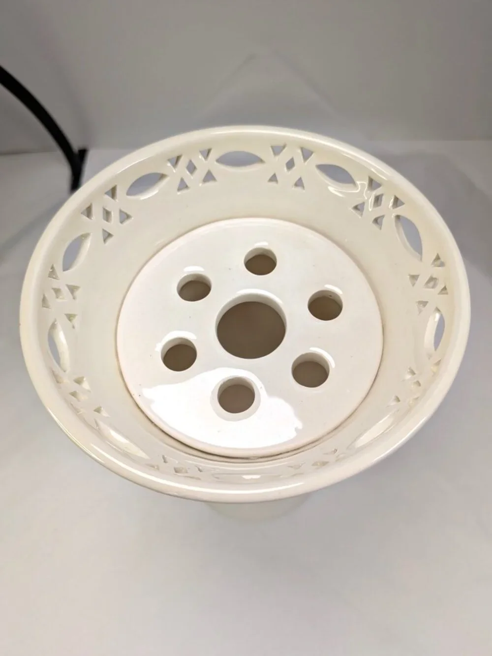 VTG Mid-Century White Ribbed Pedestal Vase w Integrated Flower Frog & Lattice